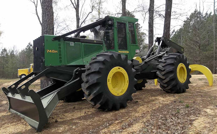 John Deere 748H